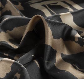 Hedvábný atlas geometrický vzor