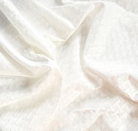 Brokát plastický geometrický vzor bílý