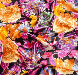 Atlas romatnický vzor květin velký černý