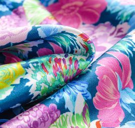 Atlas romantický vzor květin malý modrý