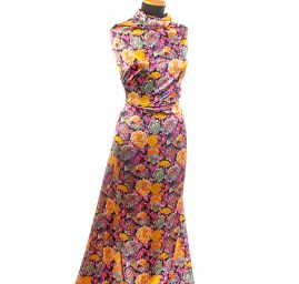 Atlas romantický vzor květů černý