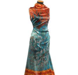 Atlas motiv fragmenty květin a listů červená/modrá