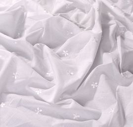 Vyšívaná látka madiera drobné květy bílá