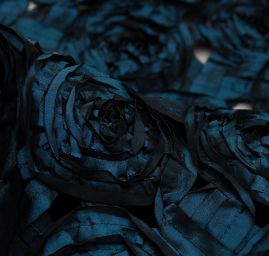 Efektní tkanina stužková aplikace růže tm.tyrkysová