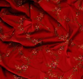 Vyšívaný šantung vínový s květy