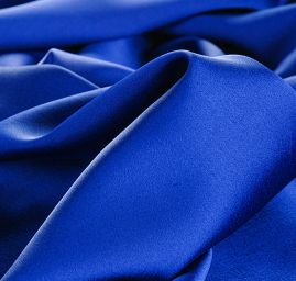 Krep satén pružný jemný modrý