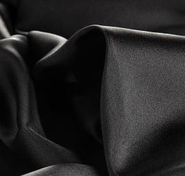 Krep satén pružný jemný černý