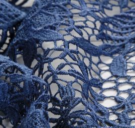 Krajka hrubá květinový vzor modrá