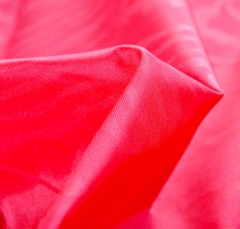 Taft moaré fuchsiové barvy