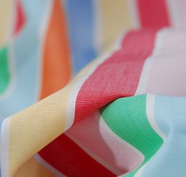 Bavlněná látka proužky pastelové barvy duhy