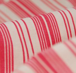 Bavlněná látka tisk proužky červená/smetanová