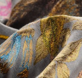 Žakárová látka gepard,opice, papoušek šedá