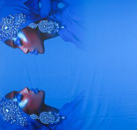 Imitace hedvábí pružný atlas Dámy v modrém 