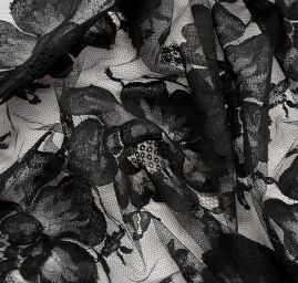 Krajka na jemném tylu se vzorem květů černá