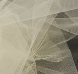 Tyl šatový tělové barvy