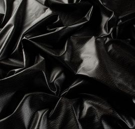 Imitace hadí kůže v hnědočerné barvě