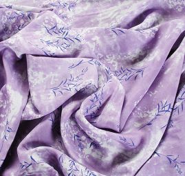 Viskózová látka květinový vzor levandule
