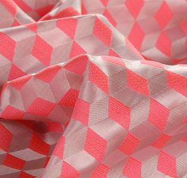 Brokát geometrický motiv růžový/šedý