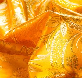 Brokát motiv květu/ornamentu zlatý