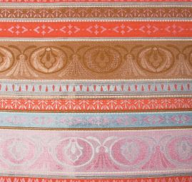 Taft s plastickou žakárovou výšivkou