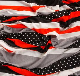 Úplet tenký vzor proužky puntíky červená