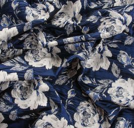 Žakárová látka květinový vzor modrobílá