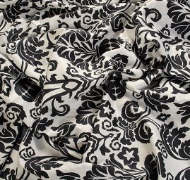 Viskozová letní látka květinový motiv černá/bílá
