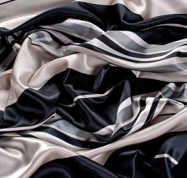 Satén tisk šikmé pruhy černošedý