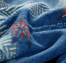 Pletenina jeansový motiv patchwork 