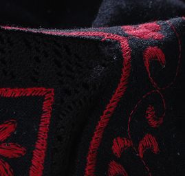 Tweedová látka s krajkovou bordurou černá/červená