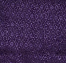Brokát geometrický vzor tm. fialový