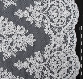 Krajka tylová lomená bílá květinový vzor