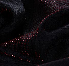 Lamé úplet černý s červeným lurexovým proužkem