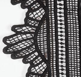 Krajka hrubá velký květ černá