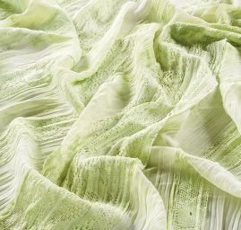 Šifon plise krajková aplikace s batikou pastel zelený