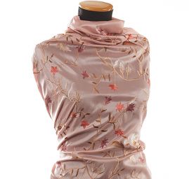 Vyšívaný taft s květy pastel růžová