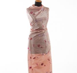 Vyšívaný taft s pruhy z květů pastel růžový