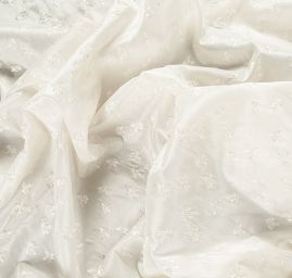 Vyšívaný taft drobný květinový vzor slonová kost