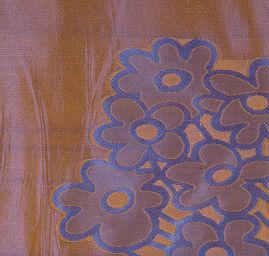 Taft hladký květinový zlatý vzor šanžán fialovo/okrový