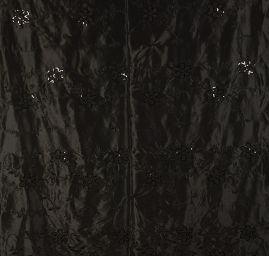 Taft s aplikacemi a výšivkou černý