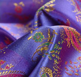 Látka brokát orientální motiv fialová