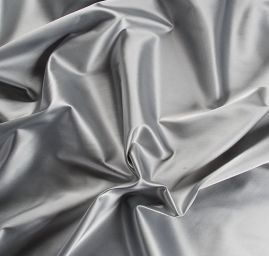 Satén pružný světle šedé barvy