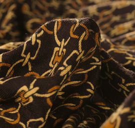 Úplet s motivem řetězů černá/hnědá/písková II.jakost