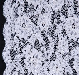 Krajka výšivka na tylu v barvě slonové kosti