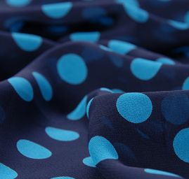 Šifon vzor puntík tyrkysová/tmavě modrá
