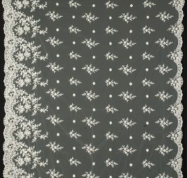 Krajka výšivka na tylu korálky, flitry, štras slonová kost