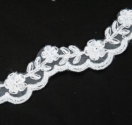 Krajka lem jemný květinový vzor bílá