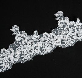 Krajka lem vzdušná na tylu bílá rokajl/perličky