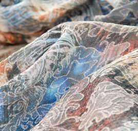 Žakárová pružná látka tlač ornamenty pávie perá žltá