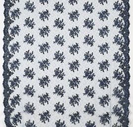 Krajka jemná výšivka na vzorovém tylu tm.modrá